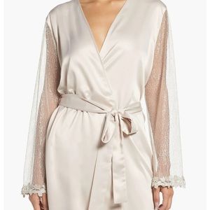 Flora Nikrooz Showstopper Robe